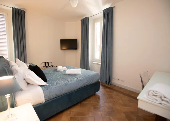 Deluxe Spanish Steps Apartment