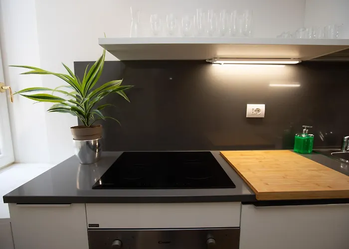 Deluxe Spanish Steps Apartment *